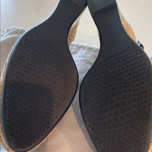 Brand: Stuart Weitzman - Picture 2 of 5